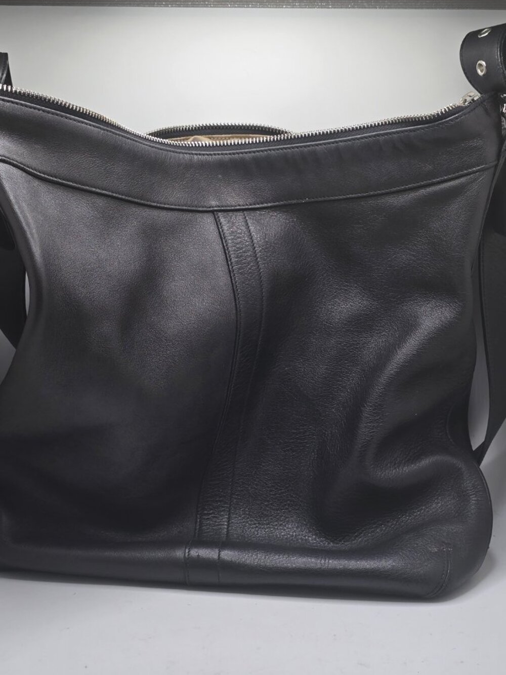 Vintage Coach 9177 Black Leather Hobo Shoulder Bag Zip Top Purse